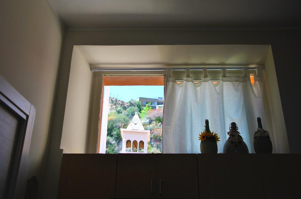 Taorminaxos Wonderful Seaview Apartment จีอาร์ดีนี นักซอส ภายนอก รูปภาพ