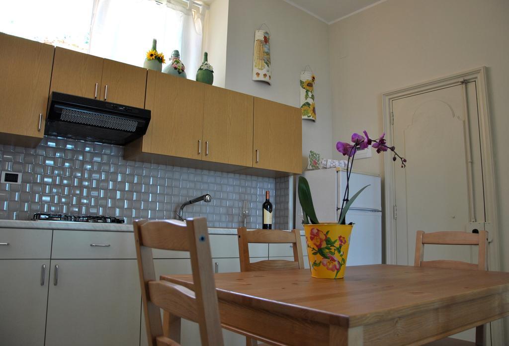 Taorminaxos Wonderful Seaview Apartment จีอาร์ดีนี นักซอส ภายนอก รูปภาพ