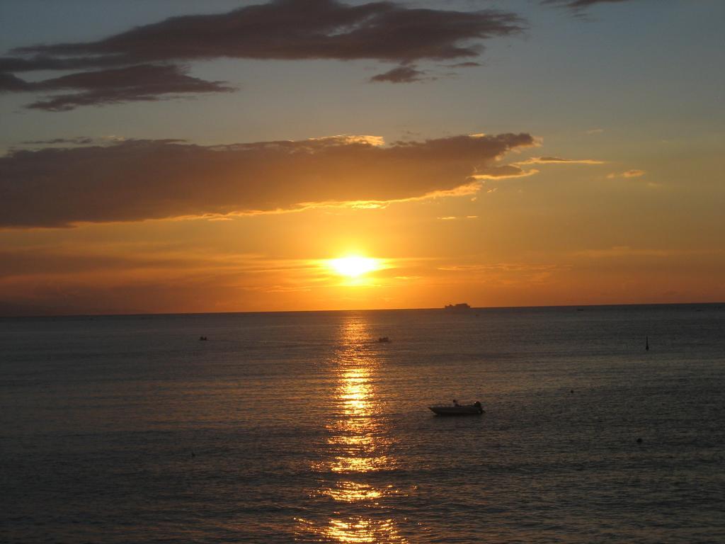 Taorminaxos Wonderful Seaview Apartment จีอาร์ดีนี นักซอส ภายนอก รูปภาพ