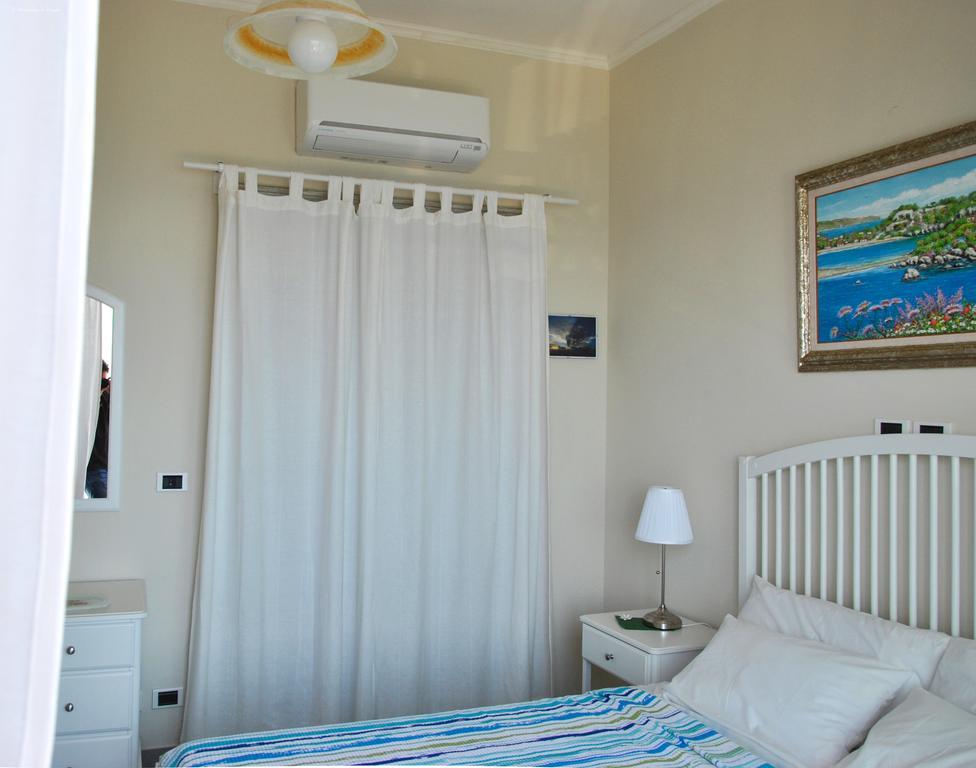 Taorminaxos Wonderful Seaview Apartment จีอาร์ดีนี นักซอส ภายนอก รูปภาพ