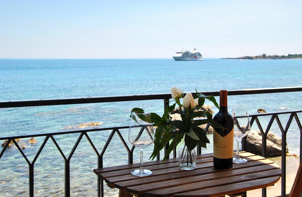 Taorminaxos Wonderful Seaview Apartment จีอาร์ดีนี นักซอส ภายนอก รูปภาพ